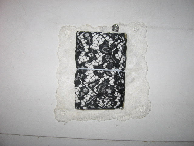 Porte Carnet A6 - Black Lace & White Fawn