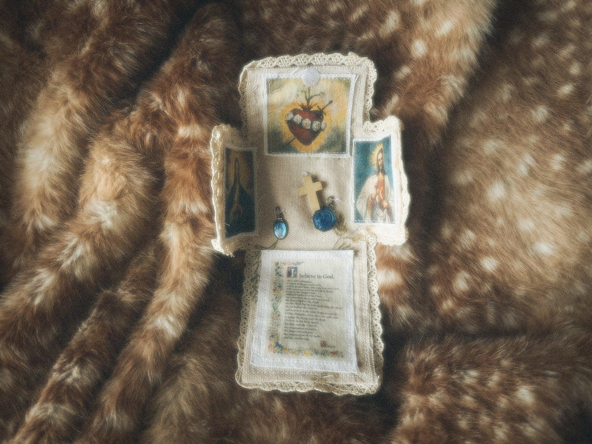 Pocket Altar - Classic Deer